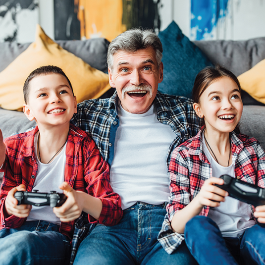Family-Playing-Video-Games